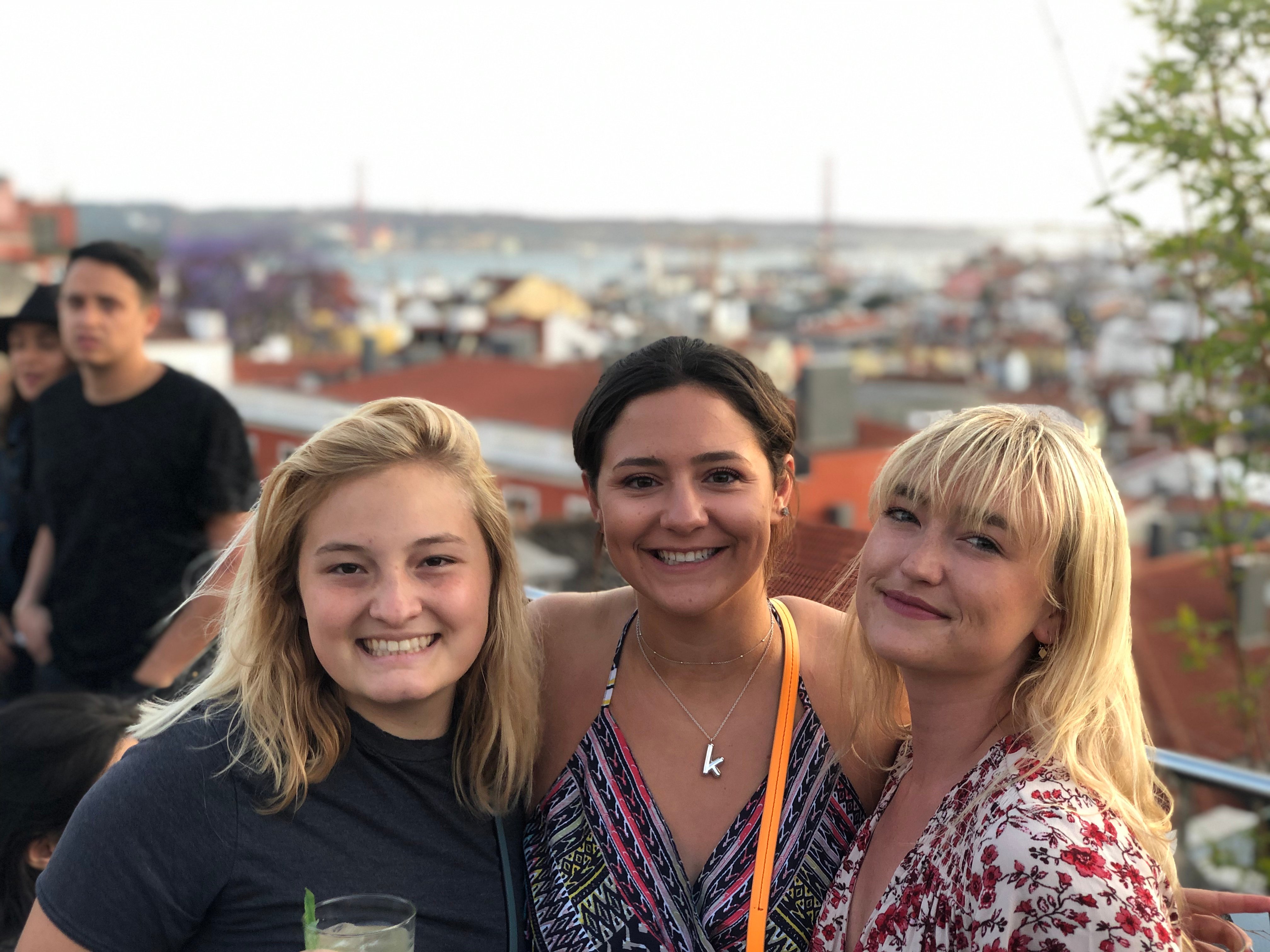 Absolute women interns in Lisbon, Portugal
